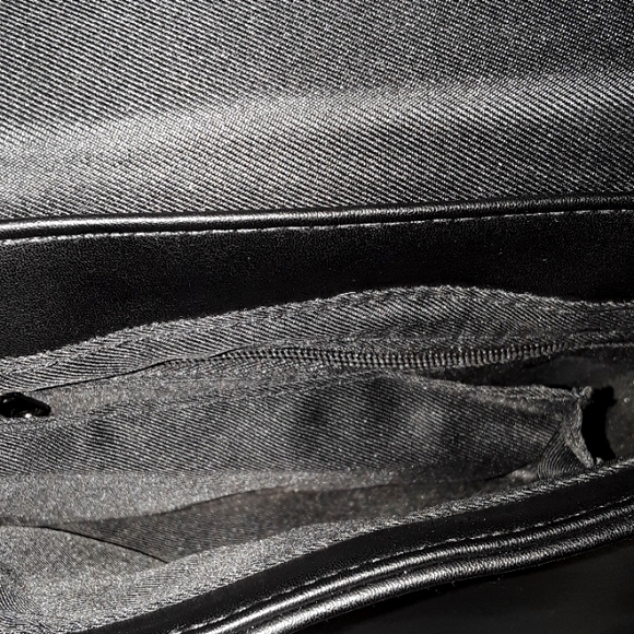 NWOT Black Faux leather handbag purse with chain shoulder strap - Picture 6 of 7